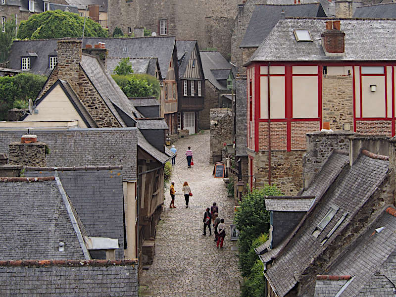 Stra&szlig;enansicht 1